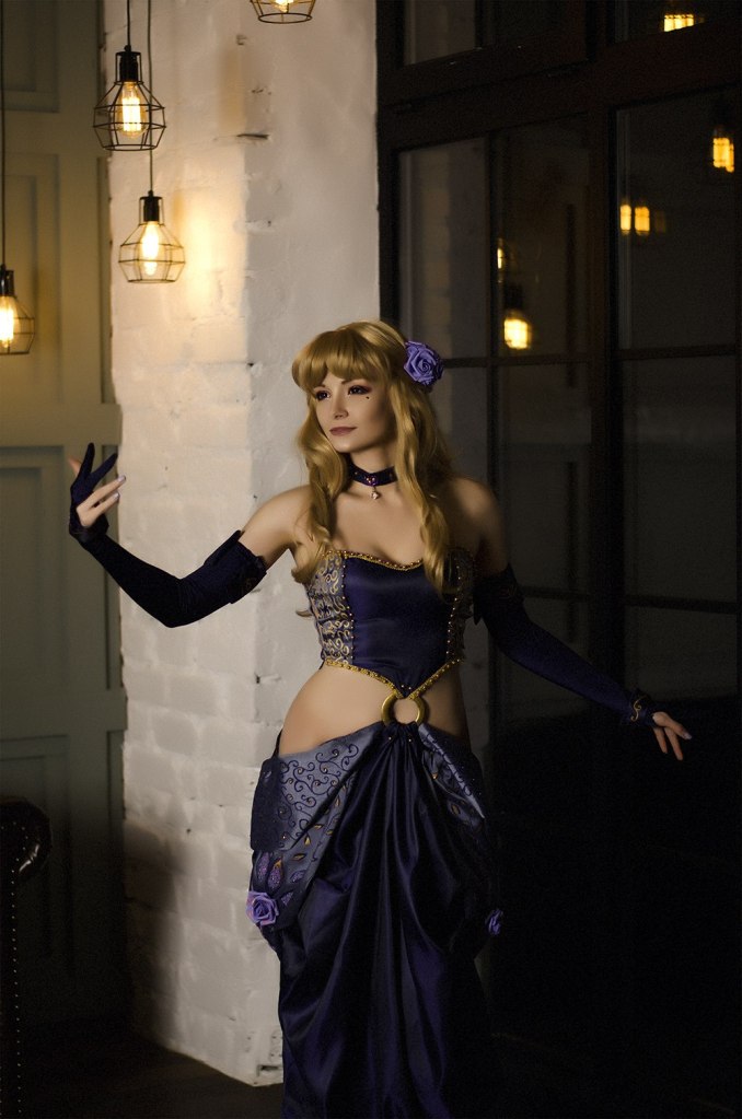 Fable - Elvira Grey Cosplay - artistic framing portrait
