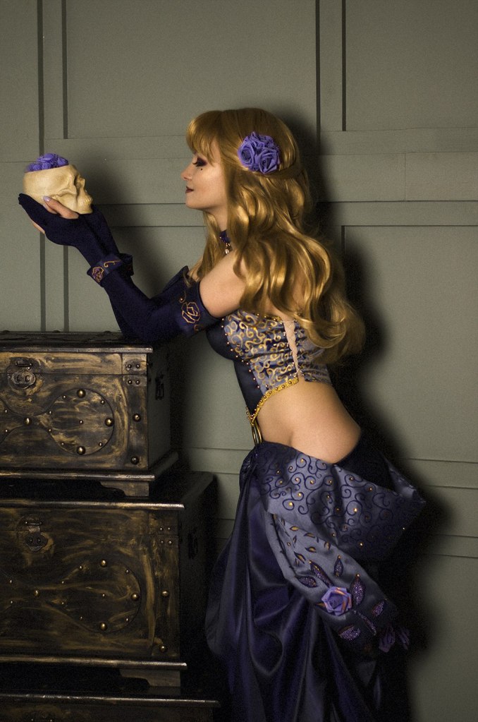 Fable - Elvira Grey Cosplay - visual character exploration