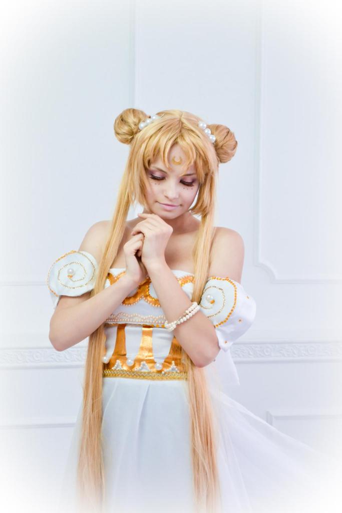 Sailor Moon - Princess Serenity (Crystal) Cosplay - delicate portrait