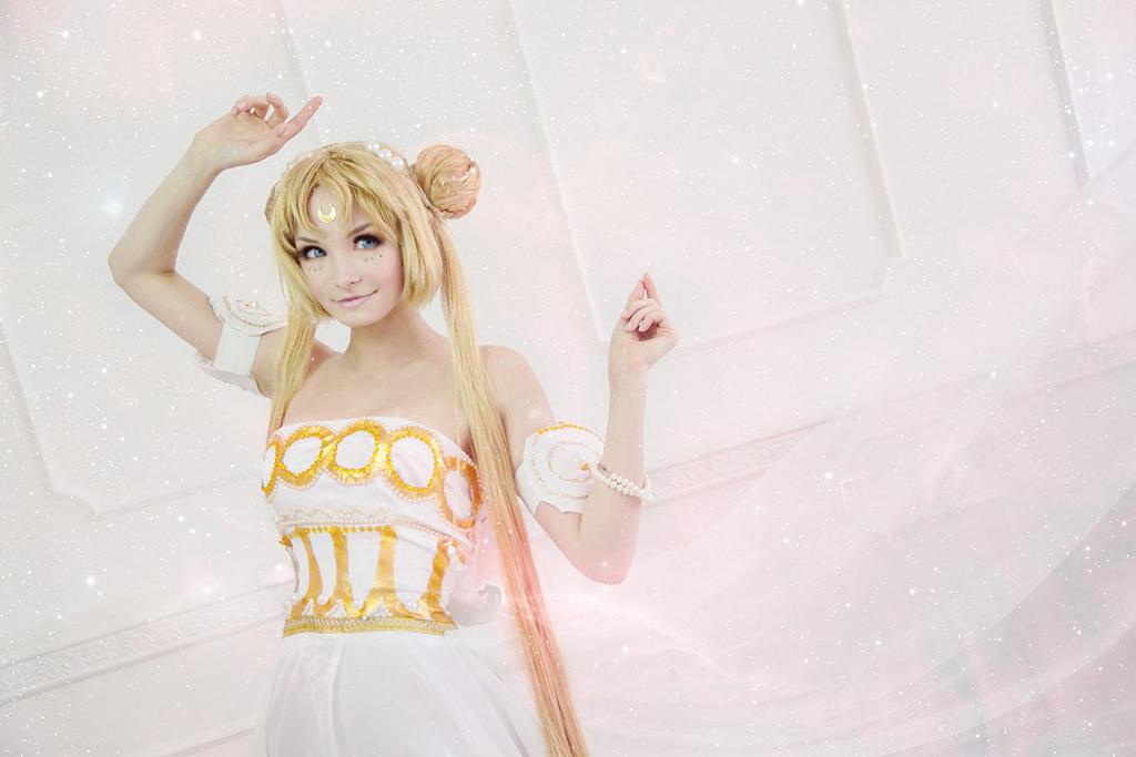 Sailor Moon - Princess Serenity (Crystal) Cosplay - visual exploration