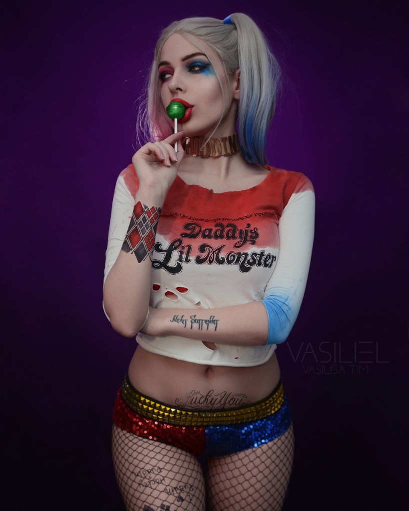 Suicide Squad - Harley Quinn Cosplay - soft focus costume shot