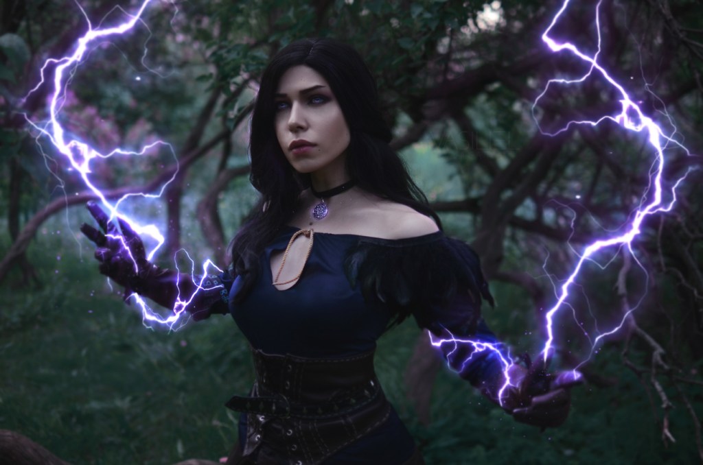The Witcher 3 - Wild Hunt - Yennefer of Vengerberg Cosplay - inspired capture