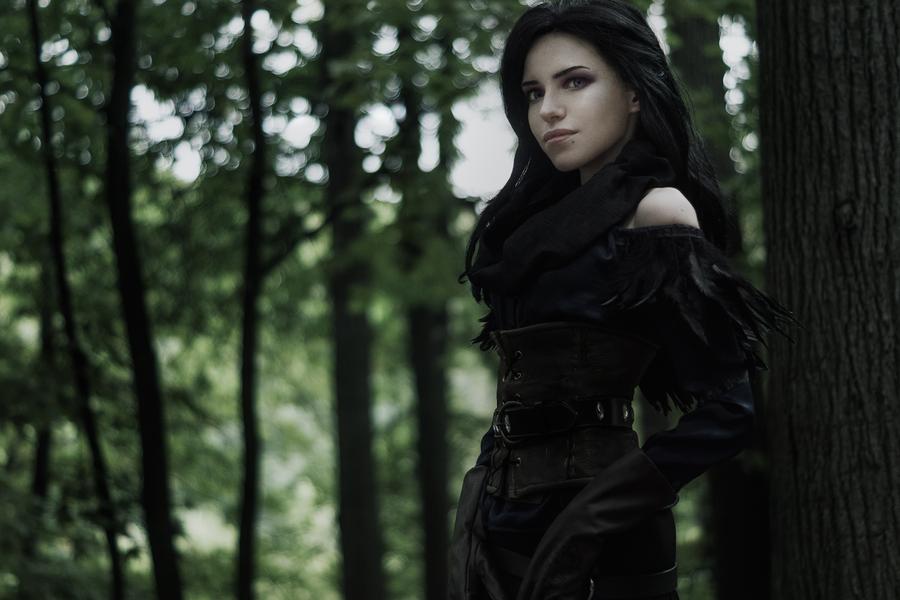 The Witcher 3 - Wild Hunt - Yennefer of Vengerberg Cosplay - full body port. The Witcher 3 - Wild Hunt - Yennefer of Vengerberg Cosplay - full body port.