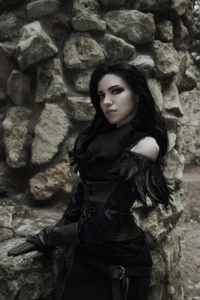 The Witcher 3 - Wild Hunt - Yennefer of Vengerberg Cosplay - full length port. The Witcher 3 - Wild Hunt - Yennefer of Vengerberg Cosplay - full length port.