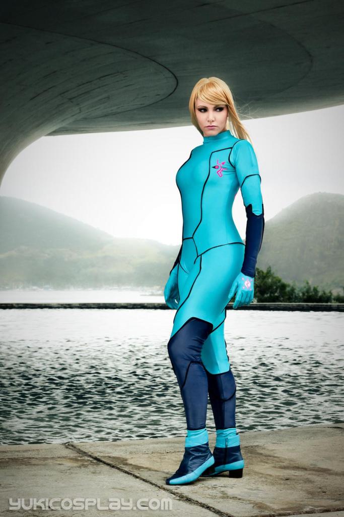 Metroid - Other M - Samus Aran (Zero Suit) Cosplay - costume show