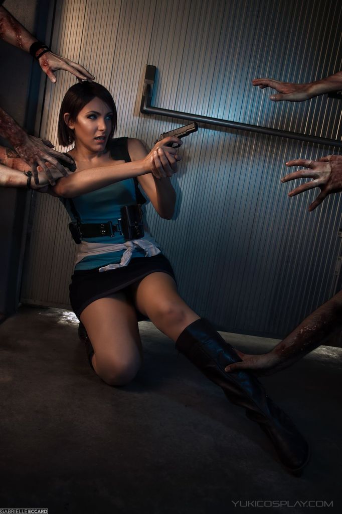 Resident Evil 3 - Nemesis - Jill Valentine Cosplay - full length photo