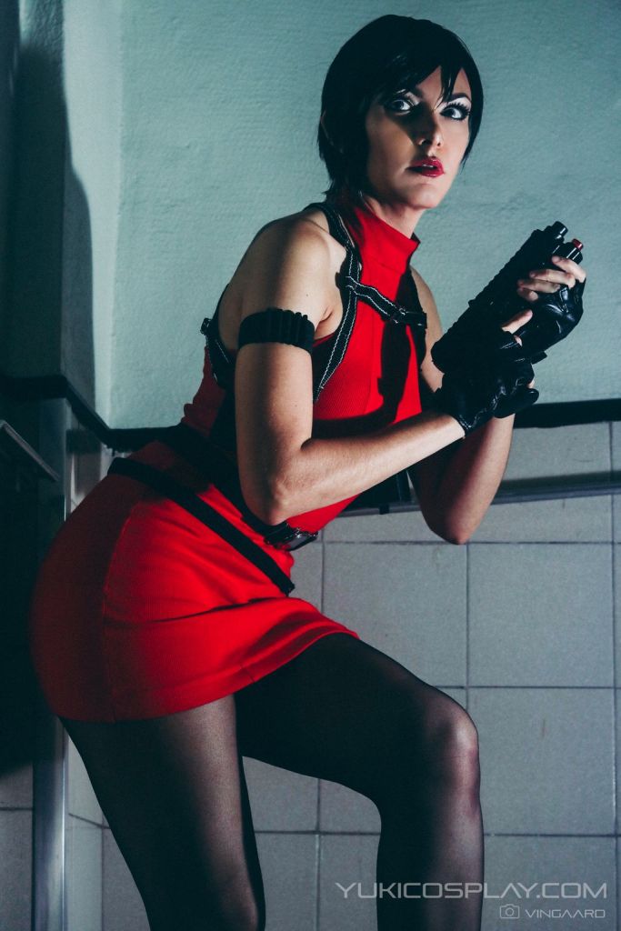 Resident Evil - Darkside Chronicles - Ada Wong Cosplay - costume portrait Resident Evil - Darkside Chronicles - Ada Wong Cosplay - costume portrait