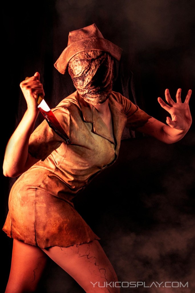 Silent Hill - Nurse Cosplay - gentle costume showcase