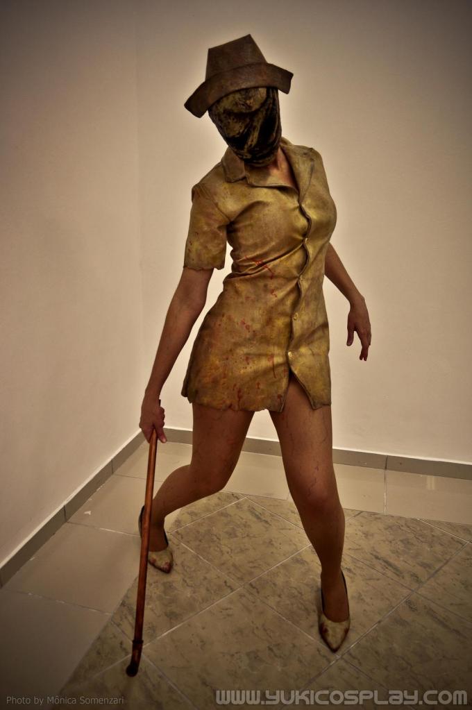Silent Hill - Nurse Cosplay - authentic costume view