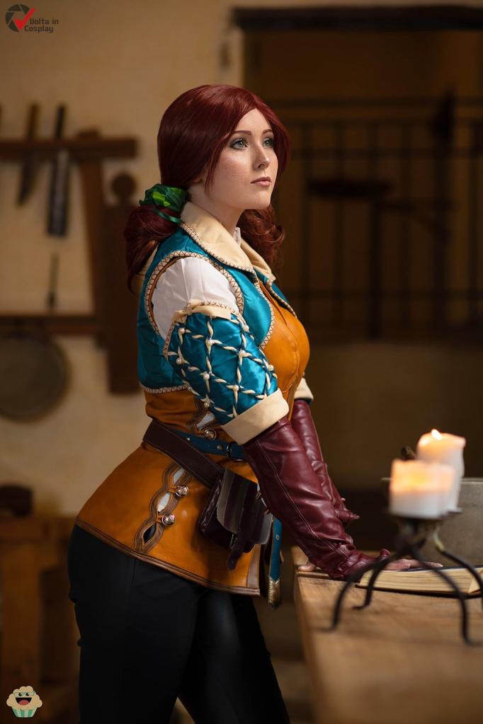 The Witcher 3 - Wild Hunt - Triss Merigold Cosplay - full length photo