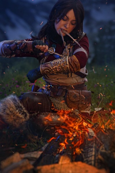 Rise of the Tomb Raider - Lara Croft (Spirit Weaver) Cosplay