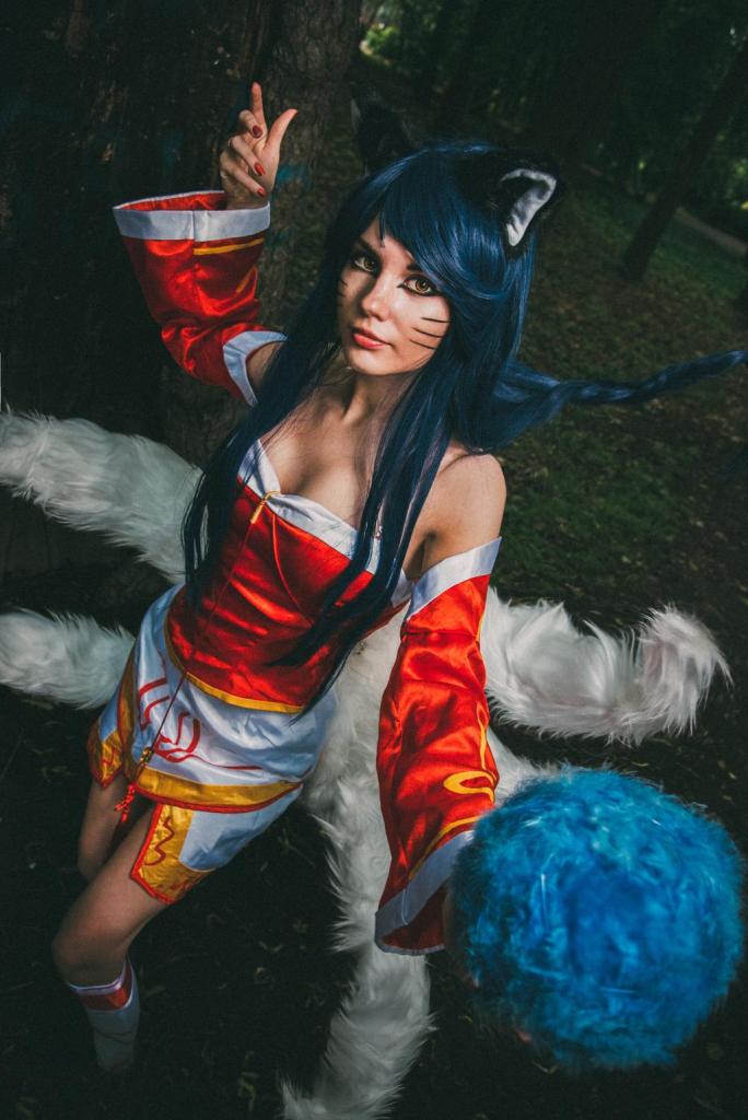2020 04 16 league of legends e28093 ahri cosplay 2