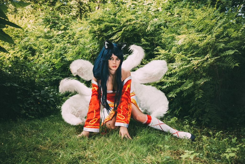 2020 04 16 league of legends e28093 ahri cosplay 4
