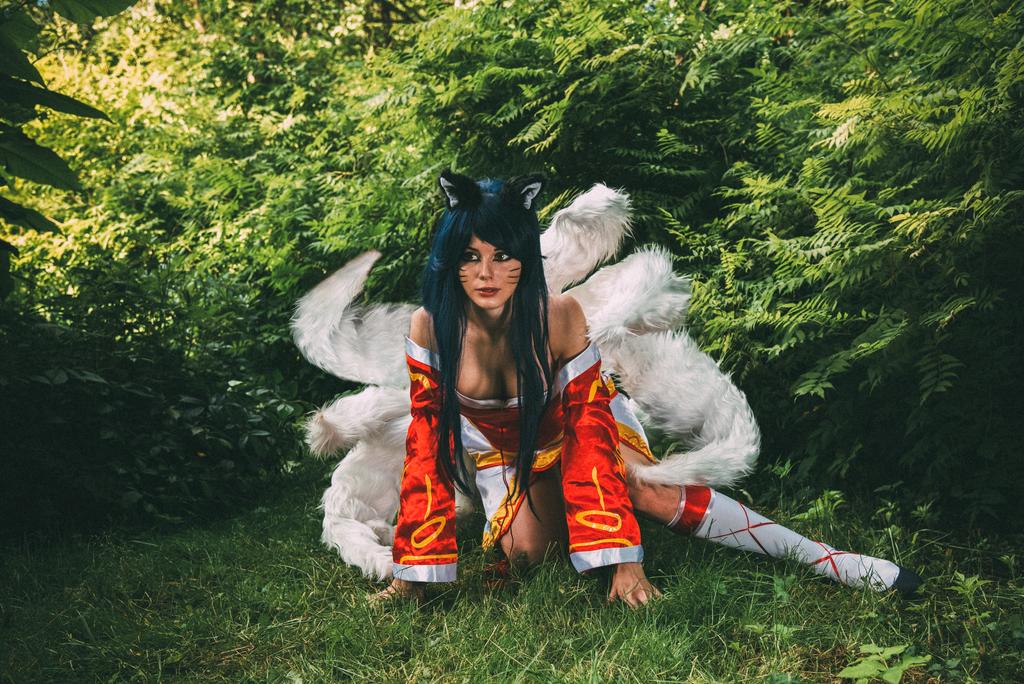 2020 04 16 league of legends e28093 ahri cosplay 5