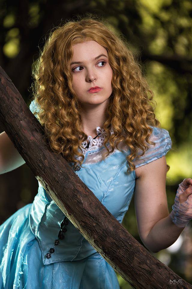 Alice in Wonderland - Alice Kingsleigh Cosplay - anime costume