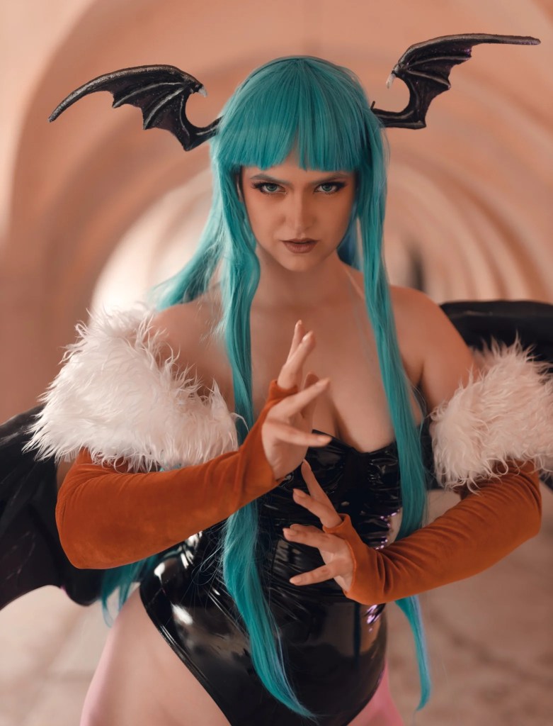 Darkstalkers - Morrigan Aensland (Queen of the Night) Cosplay - artistic framing