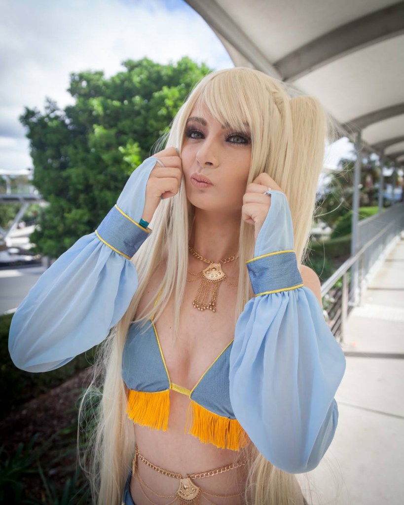 dead or alive 5 last round marie rose cosplay 01