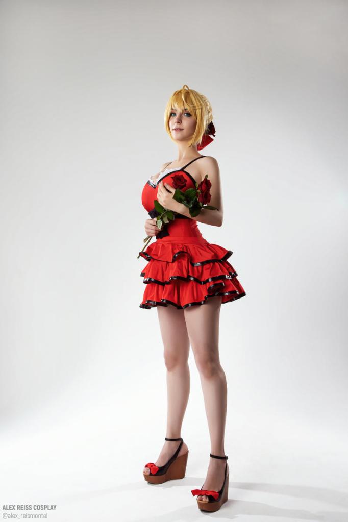 Fate Extra - Nero Claudius (Red Saber) (Emperor of Roses) (Servant 01) Cosplay - light aesthetic