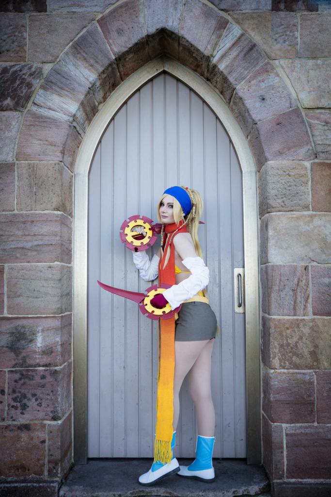 Final Fantasy 10-2 - Rikku Cosplay - authentic costume view