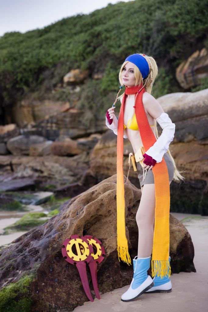 Final Fantasy 10-2 - Rikku Cosplay - soft focus costume shot