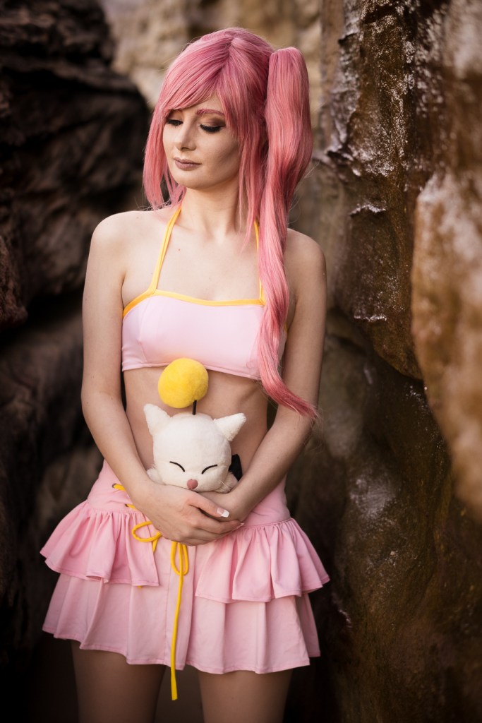 Final Fantasy 13-2 - Serah Farron (Beachwear) Cosplay - soft focus shot