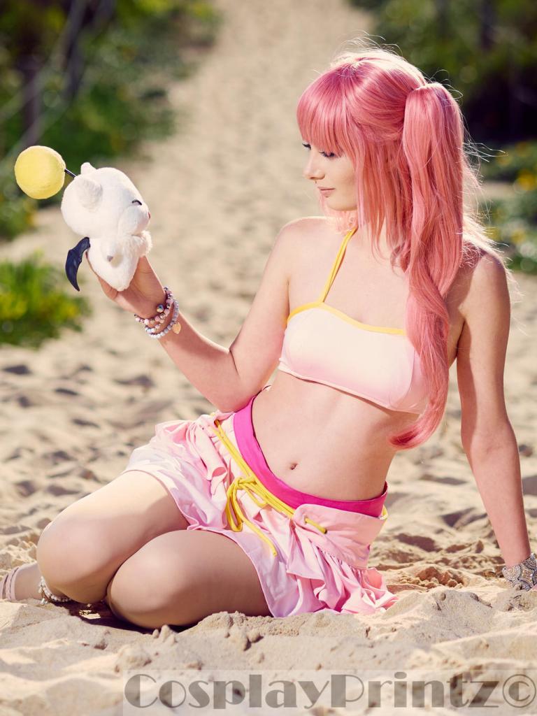 Final Fantasy 13-2 - Serah Farron (Beachwear) Cosplay - artistic framing