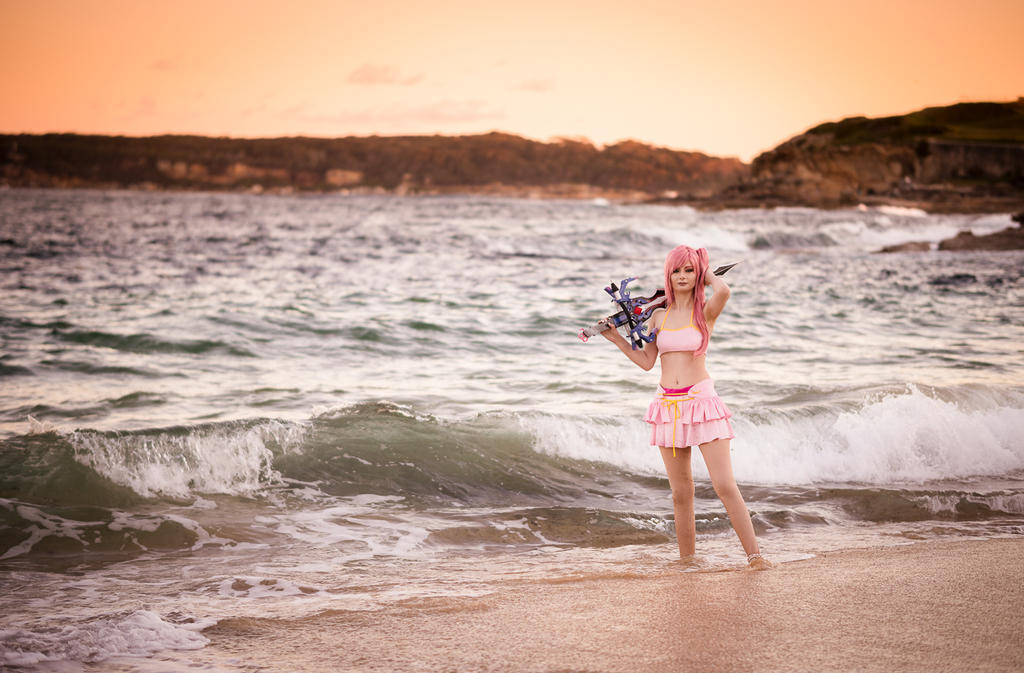 Final Fantasy 13-2 - Serah Farron (Beachwear) Cosplay - nuanced study