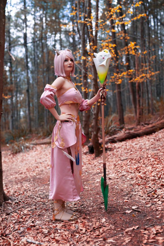 Final Fantasy 14 - Au Ra (White Mage) (Mighty Moggle Mogrod) Cosplay - nuanced study Final Fantasy 14 - Au Ra (White Mage) (Mighty Moggle Mogrod) Cosplay - nuanced study