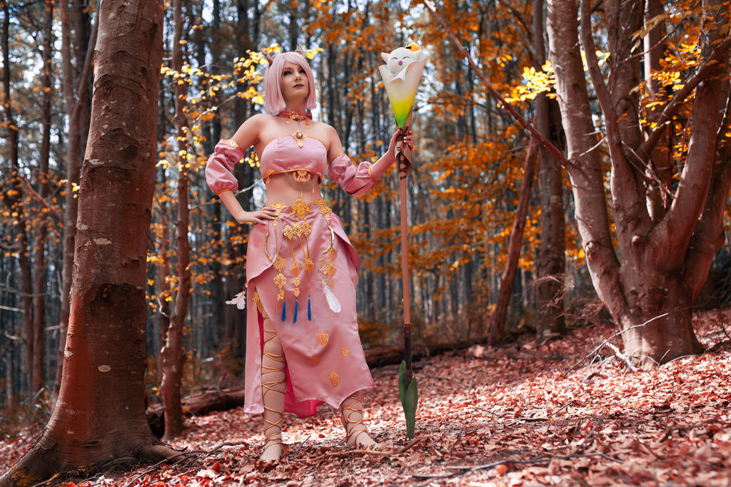 Final Fantasy 14 - Au Ra (White Mage) (Mighty Moggle Mogrod) Cosplay - delicate portrait Final Fantasy 14 - Au Ra (White Mage) (Mighty Moggle Mogrod) Cosplay - delicate portrait