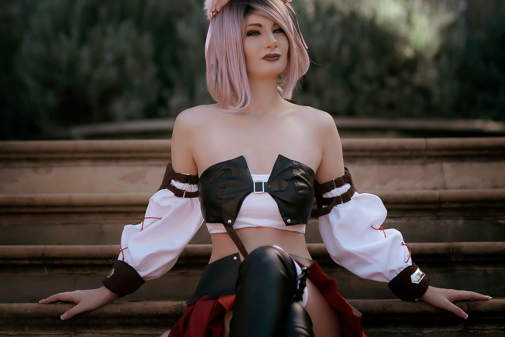 Final Fantasy 14 - Miqote Cosplay - focused costume photography Final Fantasy 14 - Miqote Cosplay - focused costume photography