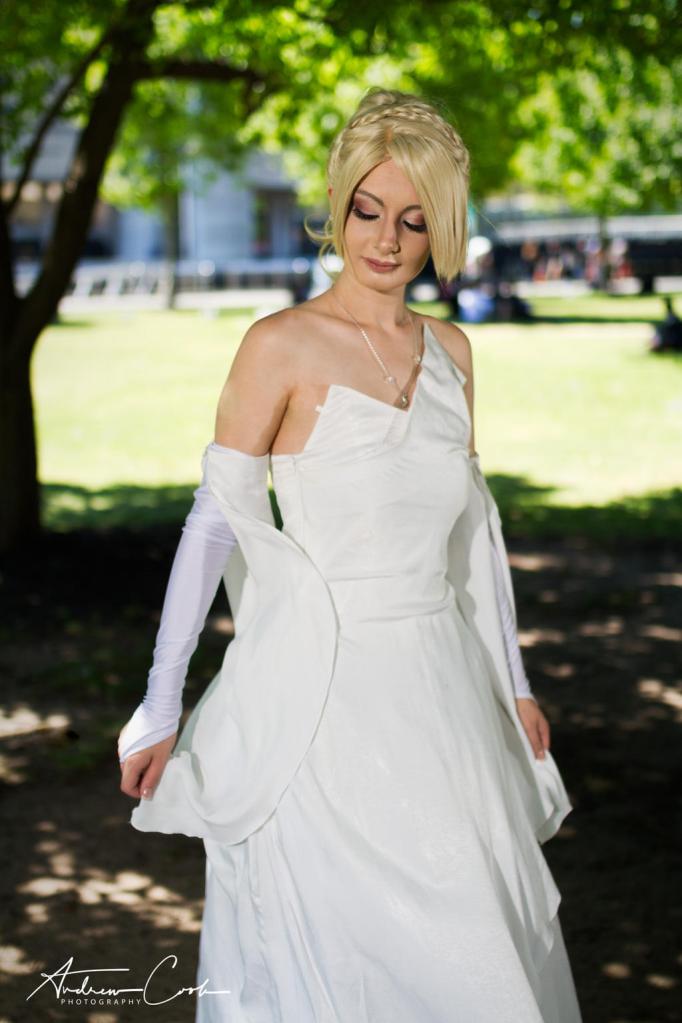 Final Fantasy 15 - Lunafreya Nox Fleuret (Luna) Cosplay - full length port.
