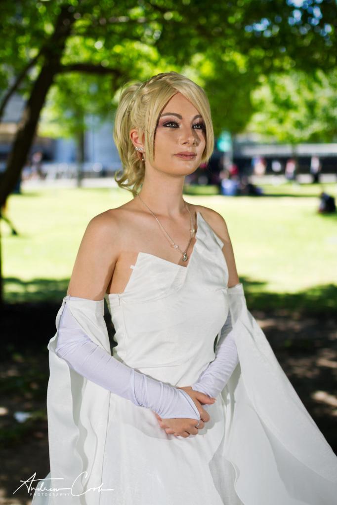 Final Fantasy 15 - Lunafreya Nox Fleuret (Luna) Cosplay - body photo