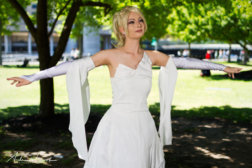 Final Fantasy 15 - Lunafreya Nox Fleuret (Luna) Cosplay - portrait photo
