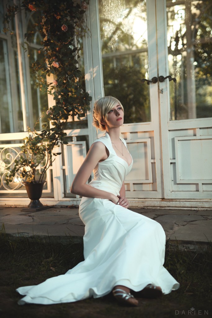 Final Fantasy 15 - Kingsglaive - Lunafreya Nox Fleuret Cosplay - full length photo