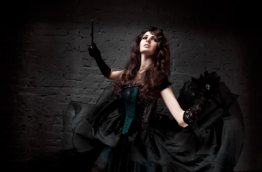 Harry Potter - Bellatrix Lestrange (Bella) Cosplay - cosplay study