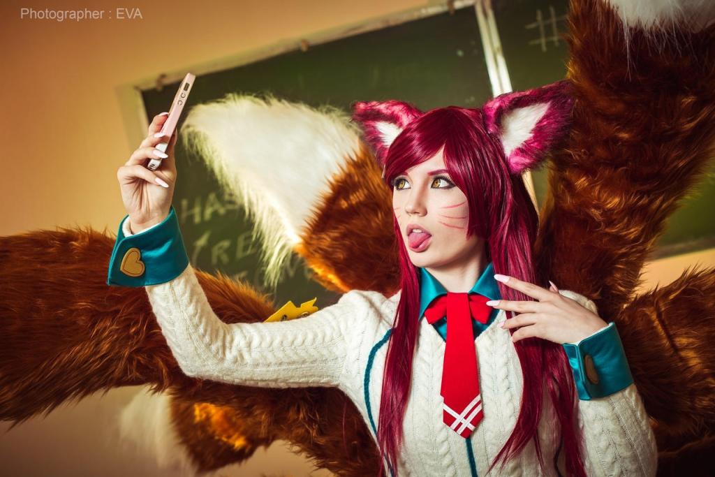 League of Legends - Ahri (The Nine-Tailed Fox) (Academy) Cosplay - cosplay study League of Legends - Ahri (The Nine-Tailed Fox) (Academy) Cosplay - cosplay study