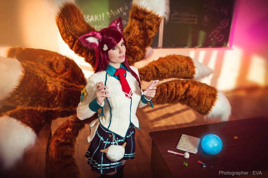 League of Legends - Ahri (The Nine-Tailed Fox) (Academy) Cosplay - recreation League of Legends - Ahri (The Nine-Tailed Fox) (Academy) Cosplay - recreation