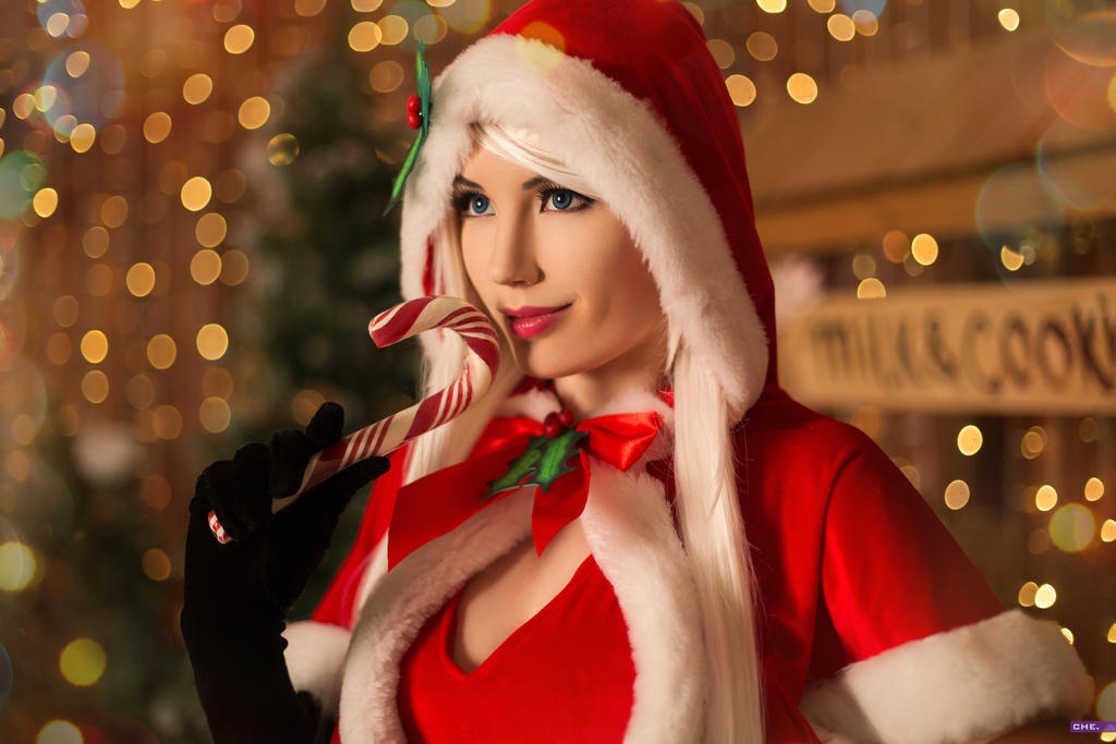 League of Legends - Ashe (The Frost Archer) (Christmas) Cosplay - soft focus shot