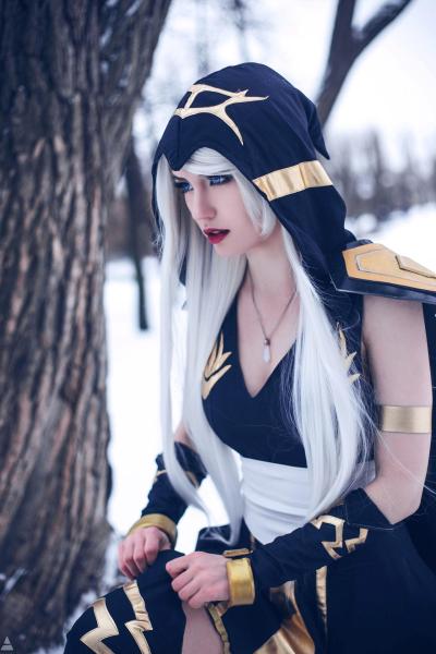 League of Legends - Ashe (The Frost Archer) Cosplay