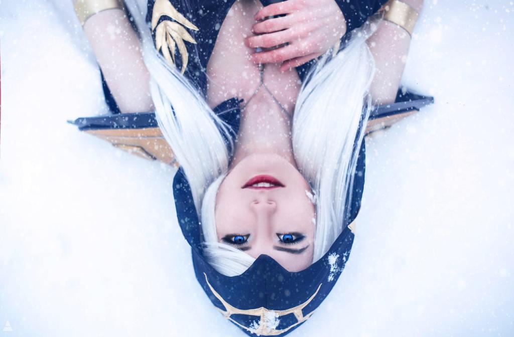 League of Legends - Ashe (The Frost Archer) Cosplay - expressive portrait