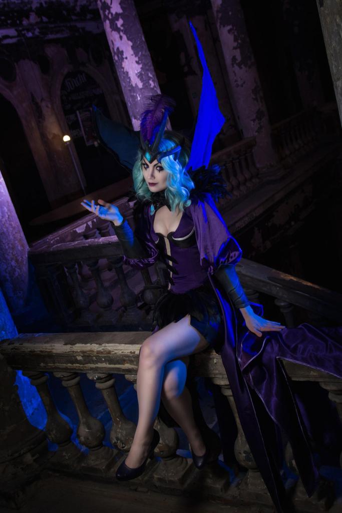 League of Legends - LeBlanc (The Deceiver) (Ravenborn) Cosplay - artistic framing