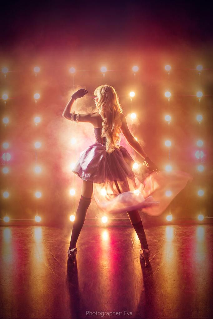 Macross Frontier - Sheryl Nome (Galactic Fairy) (Concert) Cosplay - full body port.