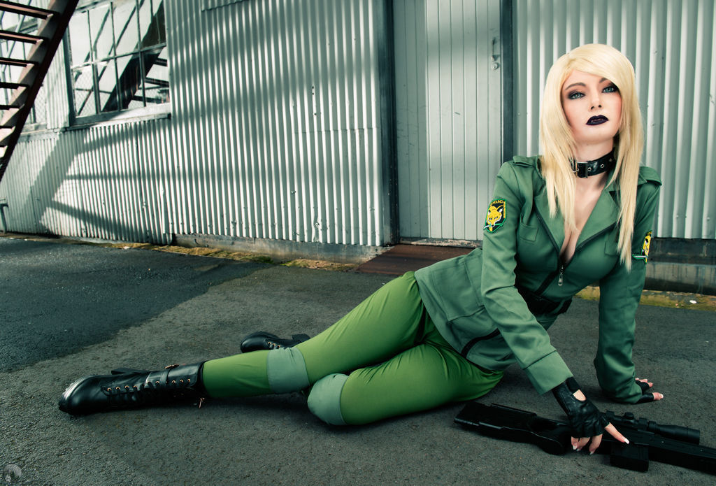 Metal Gear Solid - Sniper Wolf Cosplay - full length character portrait