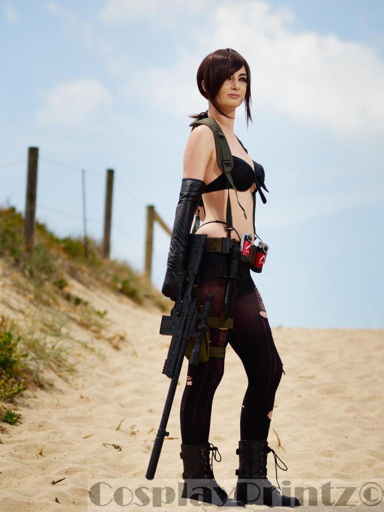 Metal Gear Solid 5 - The Phantom Pain - Sniper "Quiet" (Tixij) Cosplay - character analysis