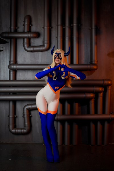 My Hero Academia - Yu Takeyama (Mt Lady) Cosplay