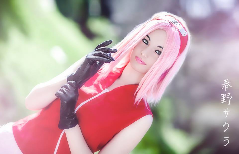 Naruto - Sakura Haruno Cosplay - full body character photo