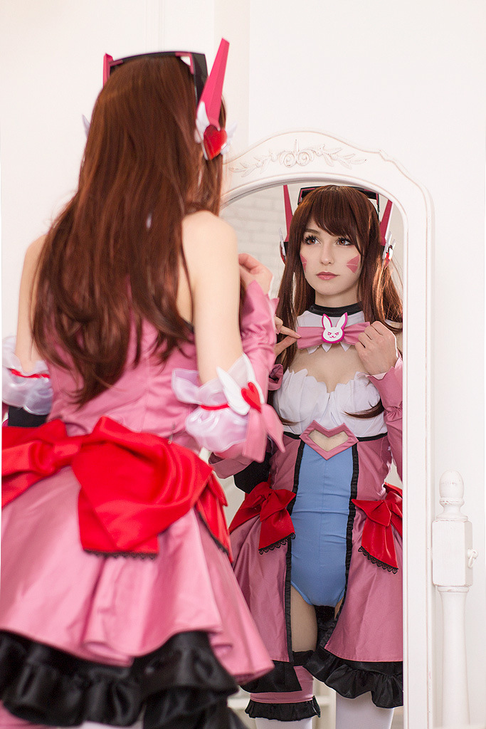 Overwatch - D.VA (White Cat) Cosplay - light aesthetic photography Overwatch - D.VA (White Cat) Cosplay - light aesthetic photography