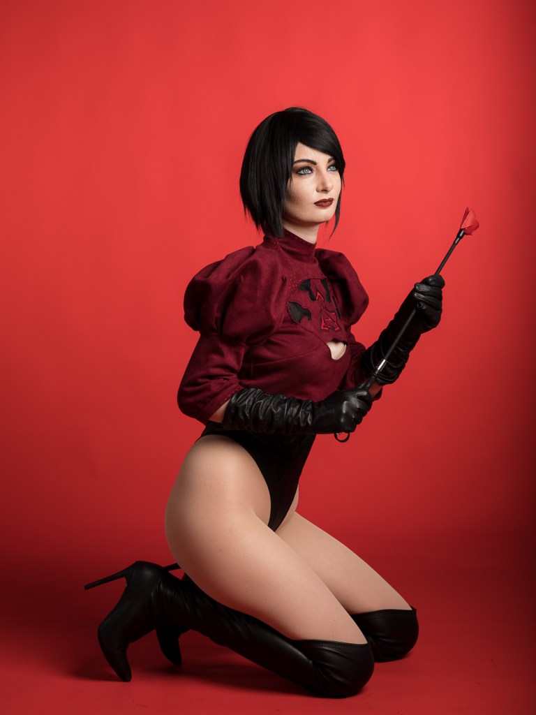 Resident Evil 2 - Remake - Ada Wong (2B) Cosplay - expressive portrait Resident Evil 2 - Remake - Ada Wong (2B) Cosplay - expressive portrait