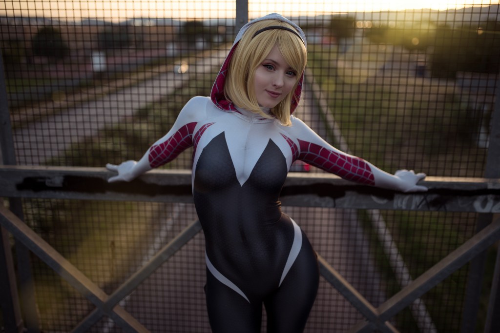 Spider-Gwen - Gwen Stacy Cosplay - full length character portrait