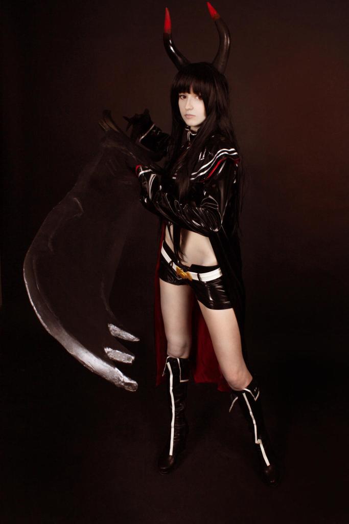 Black Rock Shooter - Black Gold Saw Cosplay - delicate portrait